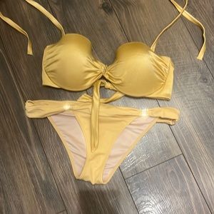 Victoria Secret bikini size med bottoms 36d top